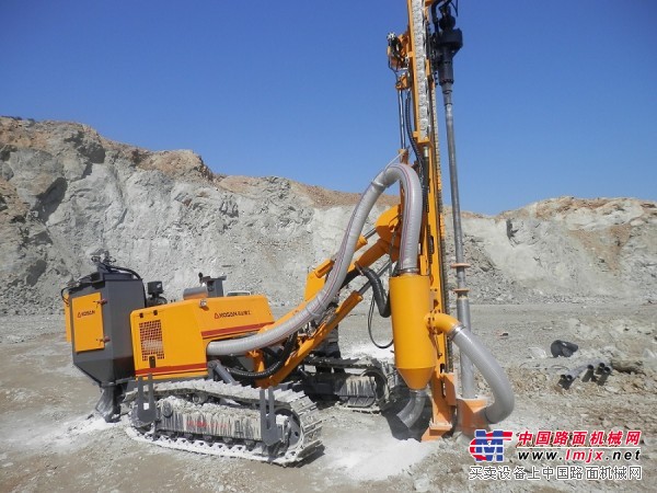 鉆機、履帶液壓潛孔鉆、礦山設備、吸塵、爆破設備_潛孔鉆機_樁工機械_整機供應_整機平臺_中國路面機械網