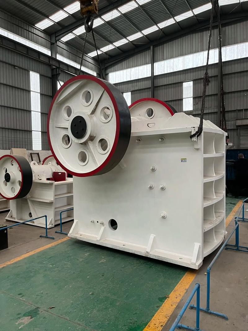 礦山機械設(shè)備 #鄂式破碎機 #砂石生產(chǎn)線全套設(shè)備 #工廠實