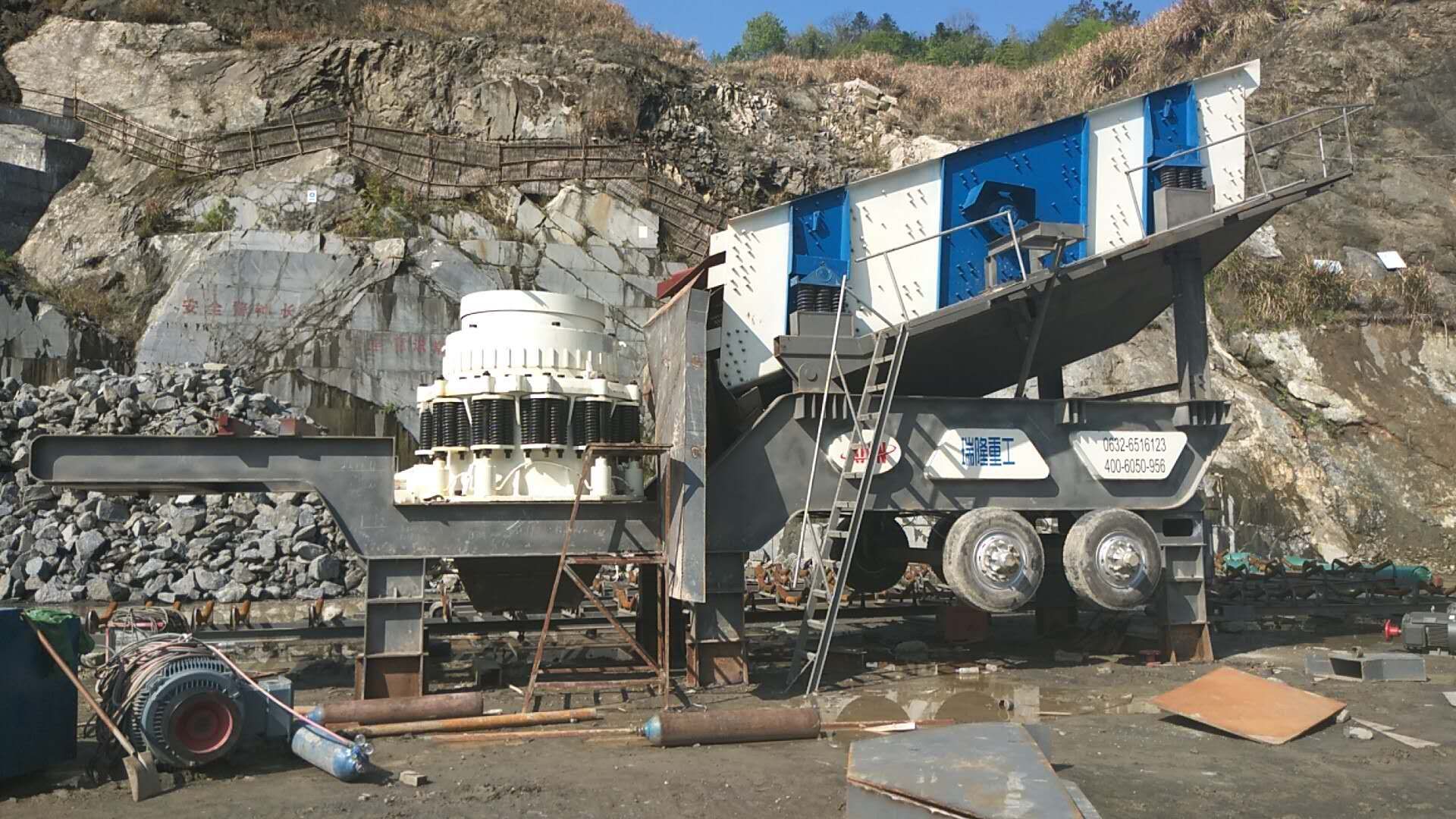 礦山移動式破碎站移動式破碎生產(chǎn)線廠家
